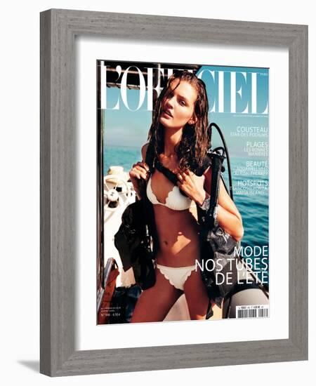 L'Officiel, June 2010 - Ali Stephens Porte un Maillot de Bain en Polyamide et Élasthanne, Chloé-Martin Lindell-Framed Art Print