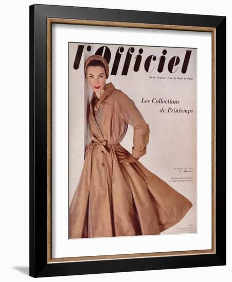 L'Officiel, March 1952 - Manteau de Christian Dior en Surah Chantung de Staron-Philippe Pottier-Framed Art Print