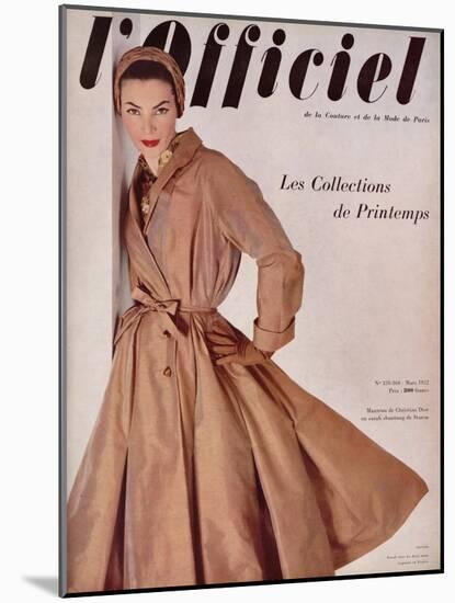 L'Officiel, March 1952 - Manteau de Christian Dior en Surah Chantung de Staron-Philippe Pottier-Mounted Art Print