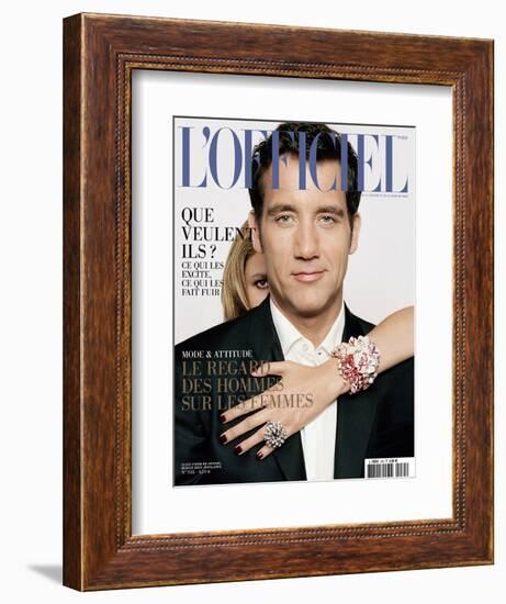 L'Officiel, May 2009 - Clive Owen Porte un Costume Giorgio Armani-Harri Peccinotti-Framed Premium Giclee Print