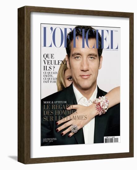 L'Officiel, May 2009 - Clive Owen Porte un Costume Giorgio Armani-Harri Peccinotti-Framed Art Print