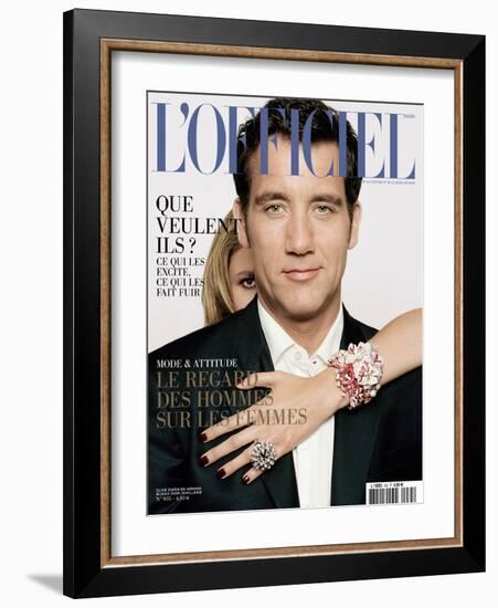 L'Officiel, May 2009 - Clive Owen Porte un Costume Giorgio Armani-Harri Peccinotti-Framed Art Print