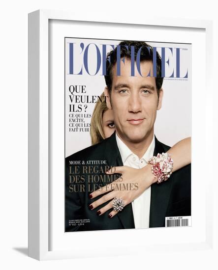 L'Officiel, May 2009 - Clive Owen Porte un Costume Giorgio Armani-Harri Peccinotti-Framed Art Print