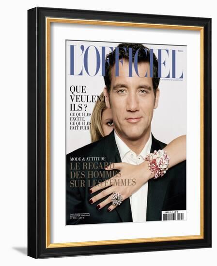 L'Officiel, May 2009 - Clive Owen Porte un Costume Giorgio Armani-Harri Peccinotti-Framed Art Print