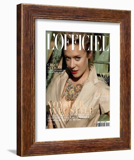 L'Officiel, November 2009 - Chloë-Todd Cole-Framed Premium Giclee Print