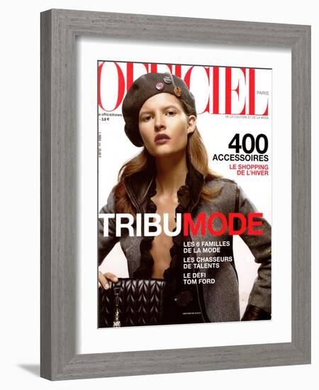 L'Officiel, October 2000 - Heather Knese en Gucci-Nicolas Hidiroglou-Framed Art Print