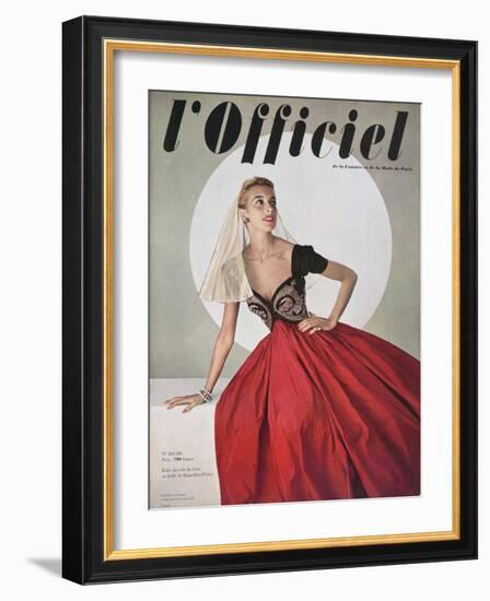 L'Officiel - Robe du Soir de Grès en Faille de Bianchini Férier-Philippe Pottier-Framed Art Print