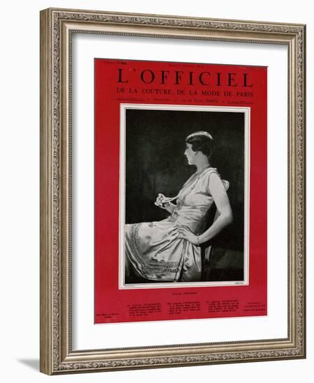 L'Officiel, September 1926 - Mlle Falconetti en Martial & Armand-G. L. Manuel Frères-Framed Art Print