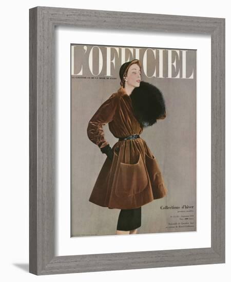 L'Officiel, September 1950 - Ensemble de Christian Dior en Velours de Marcel Guillemin-Philippe Pottier-Framed Art Print