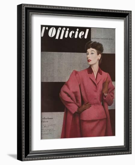 L'Officiel, September 1952 - Tailleur de Christian Dior-Philippe Pottier-Framed Art Print