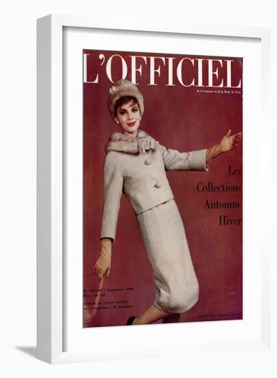 L'Officiel, September 1960 - Tailleur en Lanvin Castillo en Ninotchka de Ducharne-Arsac-Framed Art Print