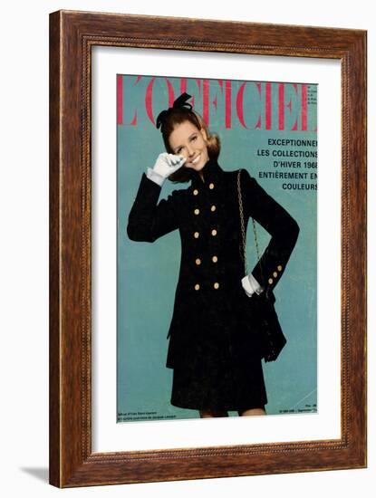 L'Officiel, September 1967 - Tailleur d'Yves-Saint Laurent-Guégan-Framed Art Print