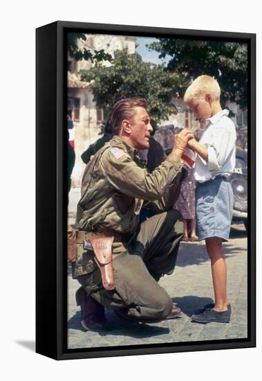 L'ombre d'un geant CAST A Giant SHADOW by Melville Shavelson with Kirk Douglas, 1966 (photo)-null-Framed Stretched Canvas