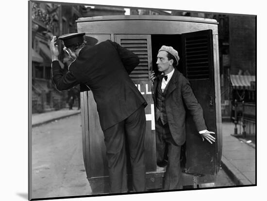 L'Operateur The Cameraman by EdwardSedgwick with Buster Keaton, 1928 Film muet --- Silent movie (b/-null-Mounted Photo