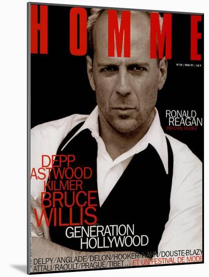 L'Optimum, May 1997 - Bruce Willis Est Habillé Par Donna Karan-Peter Lindbergh-Mounted Art Print