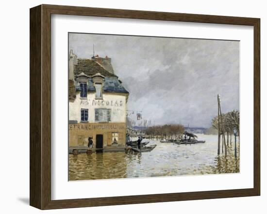 La barque pendant l'inondation à Port-Marly-Alfred Sisley-Framed Giclee Print