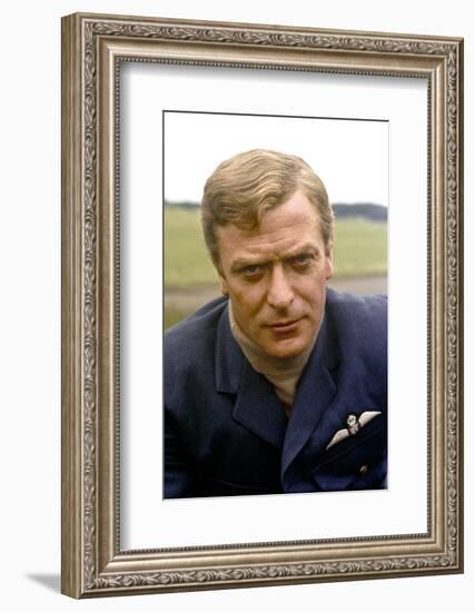 La Bataille d'Angleterre THE BATTLE OF BRITAIN by GuyHamilton with Michael Caine, 1969 (photo)-null-Framed Photo