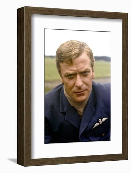 La Bataille d'Angleterre THE BATTLE OF BRITAIN by GuyHamilton with Michael Caine, 1969 (photo)-null-Framed Photo