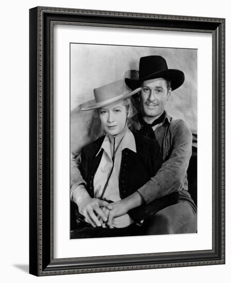 La Caravane heroique (Virginia City) by MichaelCurtiz with Miriam Hopkins and Errol Flynn, 1940 (b/-null-Framed Photo