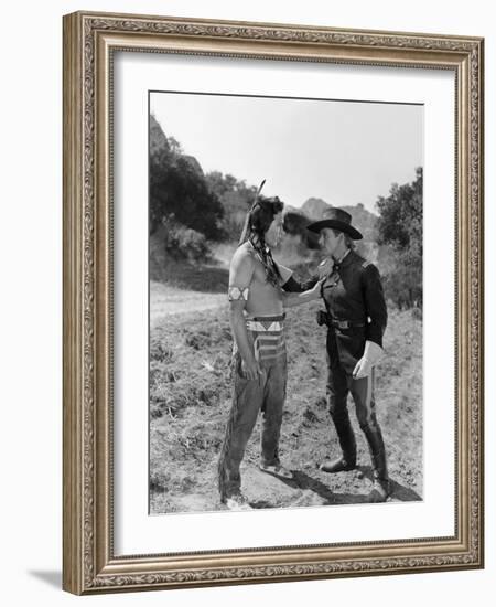 La Charge Fantastique THEY DIED WITH THEIR BOOTS ON by Raoul Walsh with Anthony Quinn and Errol fly-null-Framed Photo