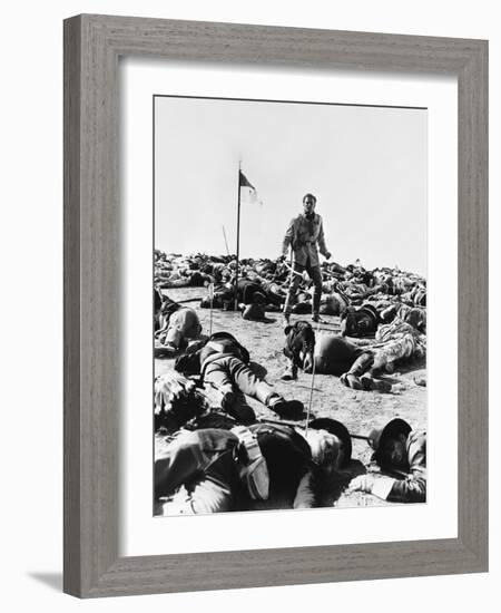 La Charge Fantastique THEY DIED WITH THEIR BOOTS ON by Raoul Walsh with Errol Flynn, 1941 (b/w phot-null-Framed Photo