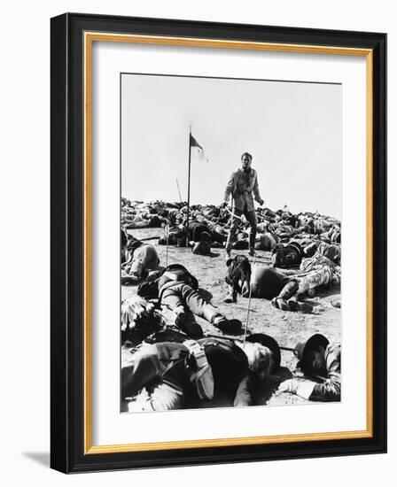 La Charge Fantastique THEY DIED WITH THEIR BOOTS ON by Raoul Walsh with Errol Flynn, 1941 (b/w phot-null-Framed Photo