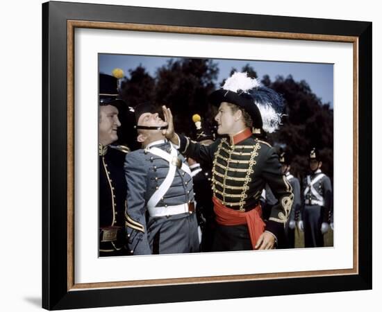 La Charge Fantastique THEY DIED WITH THEIR BOOTS ON by Raoul Walsh with Joe Sawyer, Arthur Kennedy -null-Framed Photo