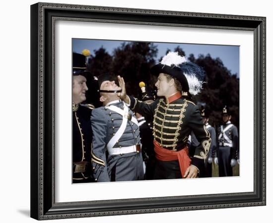 La Charge Fantastique THEY DIED WITH THEIR BOOTS ON by Raoul Walsh with Joe Sawyer, Arthur Kennedy -null-Framed Photo