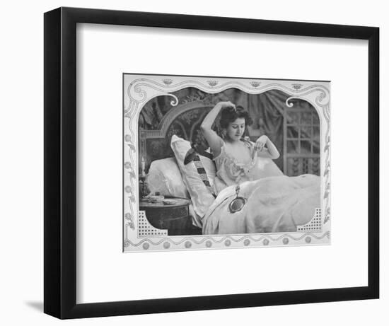 'La Comparaison', 1900-Unknown-Framed Photographic Print