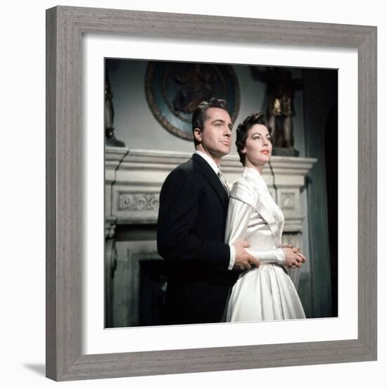 La Comtesse aux pieds nus THE BAREFOOT CONTESSA by Joseph L. Mankiewicz with Rossano Brazzi and Ava-null-Framed Photo