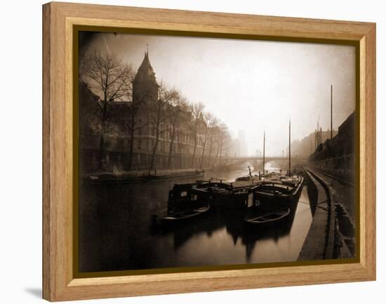 La Conciergerie et la Seine, Brouillard en Hiver, 1923-Eugène Atget-Framed Premier Image Canvas