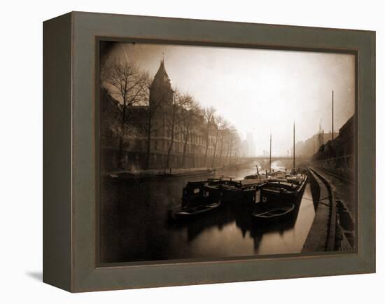 La Conciergerie et la Seine, Brouillard en Hiver, 1923-Eugène Atget-Framed Premier Image Canvas