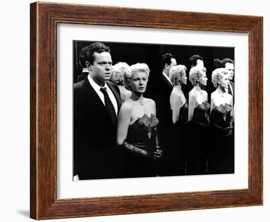 La Dame by Shanghai THE LADY FROM SHANGHAI by OrsonWelles with Orson Welles and Rita Hayworth, 1947-null-Framed Photo