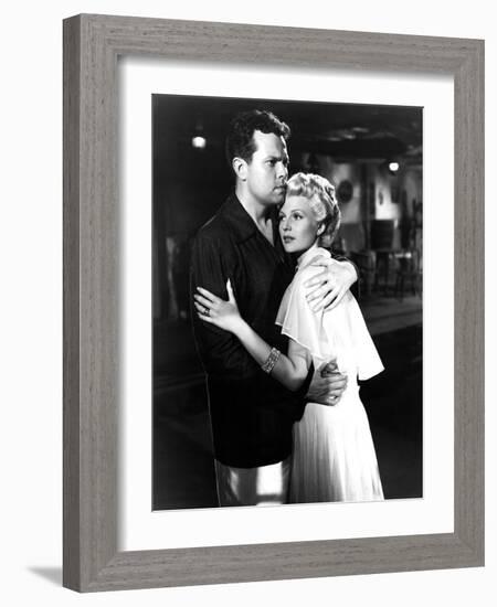 La Dame by Shanghai THE LADY FROM SHANGHAI by OrsonWelles with Orson Welles and Rita Hayworth, 1947-null-Framed Photo