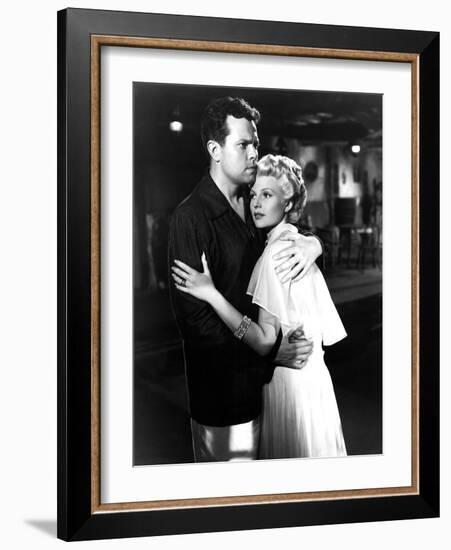 La Dame by Shanghai THE LADY FROM SHANGHAI by OrsonWelles with Orson Welles and Rita Hayworth, 1947-null-Framed Photo