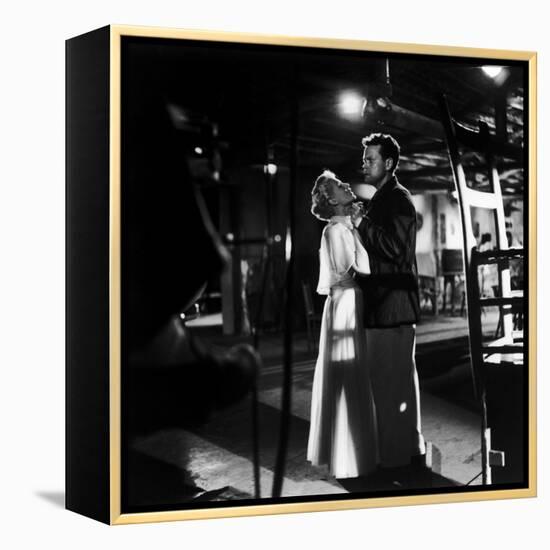 La Dame by Shanghai THE LADY FROM SHANGHAI by OrsonWelles with Orson Welles and Rita Hayworth, 1947-null-Framed Stretched Canvas