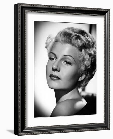 La Dame by Shanghai THE LADY FROM SHANGHAI by OrsonWelles with Rita Hayworth, 1947 (b/w photo)-null-Framed Photo