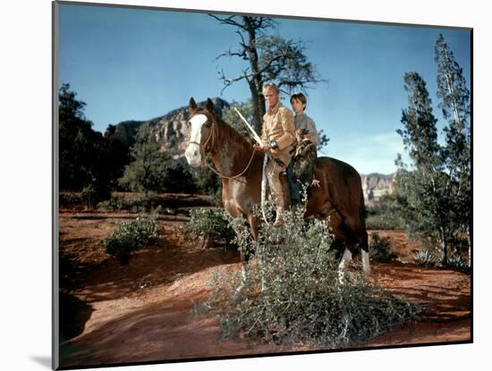 La derniere caravane The Last Wagon by DelmerDaves with Richard Widmark, 1956 (photo)-null-Mounted Photo