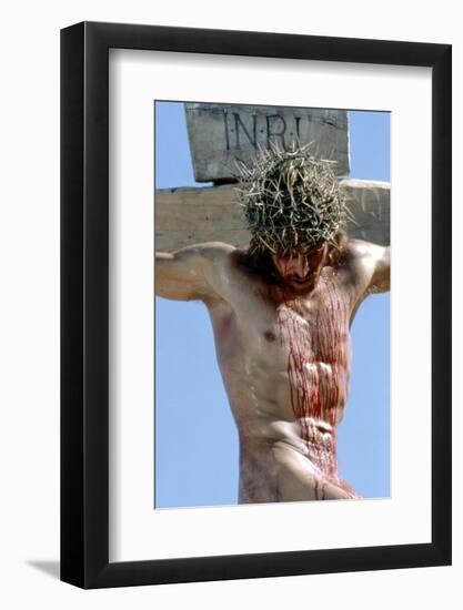 La Derniere Tentation du Christ THE LAST TEMPTATION OF CHRIST by Martin Scorsese with Willem Dafoe,-null-Framed Photo