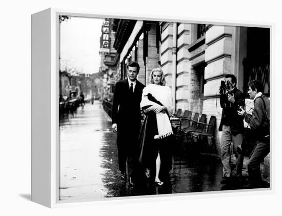 La Dolce Vita, Marcello Mastroianni, Anita Ekberg, 1960-null-Framed Stretched Canvas