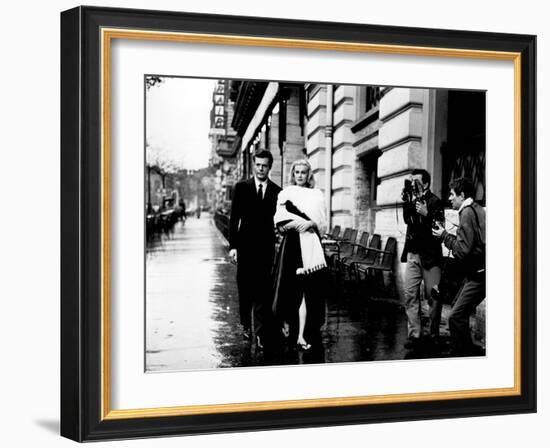 La Dolce Vita, Marcello Mastroianni, Anita Ekberg, 1960-null-Framed Photo