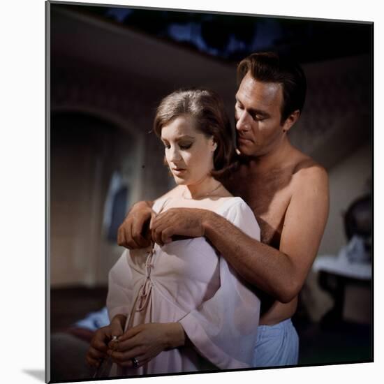 La Fantastique histoire vraie d'Eddie Chapman TRIPLE CROSS by Terence Young with Romy Schneider and-null-Mounted Photo