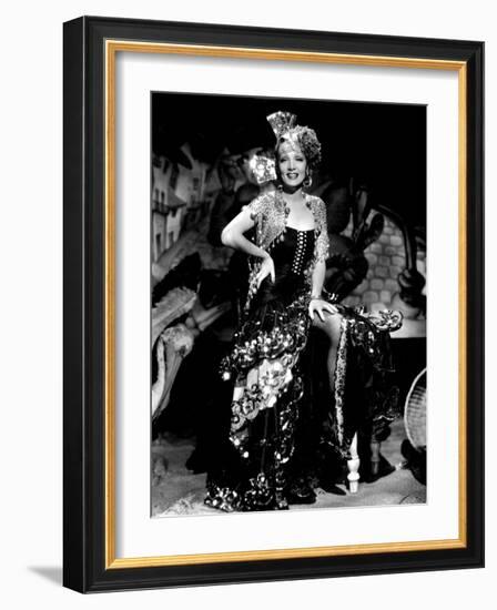 La Femme Et Le Pantin, the Devil Is a Woman De Josef Von Sternberg Avec Marlene Dietrich 1935-null-Framed Photo