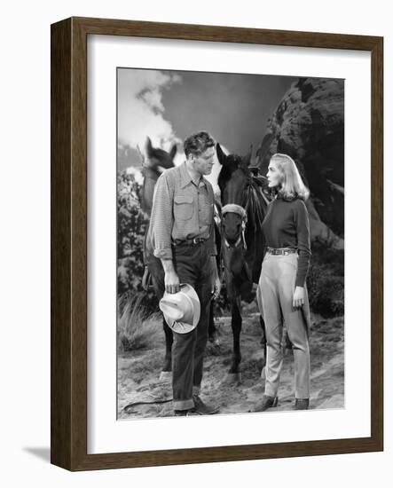 La furie du desert (Desert Fury) by Lewis Allen with Lizabeth Scott and Burt Lancaster, 1947 (b/w p-null-Framed Photo