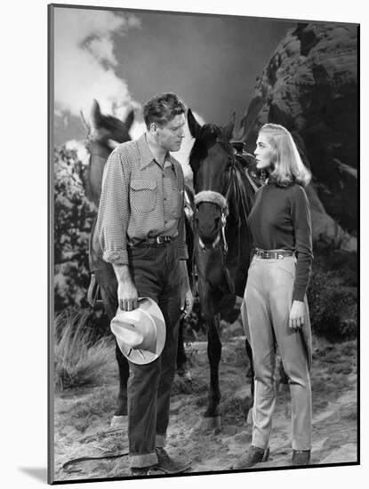 La furie du desert (Desert Fury) by Lewis Allen with Lizabeth Scott and Burt Lancaster, 1947 (b/w p-null-Mounted Photo