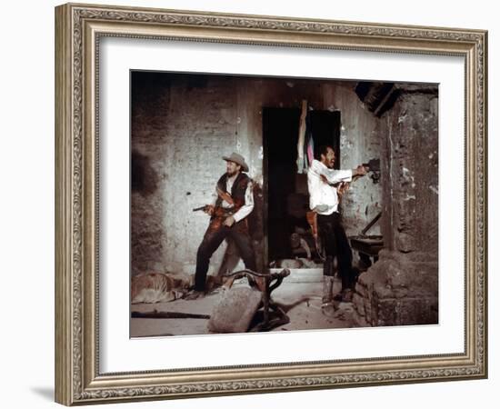 La Horde Sauvage THE WILD BUNCH by Sam Peckinpah with Ben Johnson and Warren Oates, 1969 (photo)-null-Framed Photo