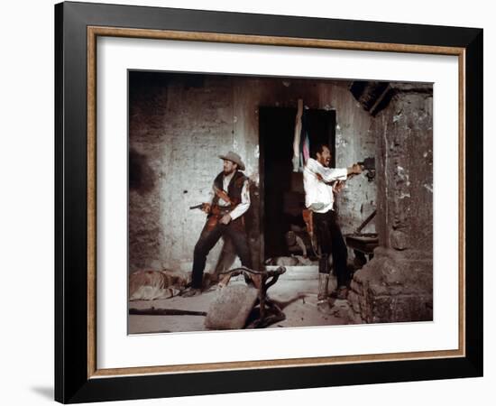 La Horde Sauvage THE WILD BUNCH by Sam Peckinpah with Ben Johnson and Warren Oates, 1969 (photo)-null-Framed Photo