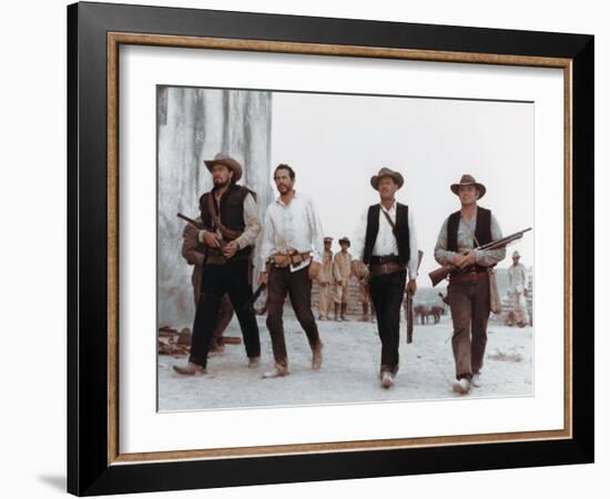 La Horde Sauvage THE WILD BUNCH by Sam Peckinpah with Ben Johnson, Warren Oates, William Holden and-null-Framed Photo