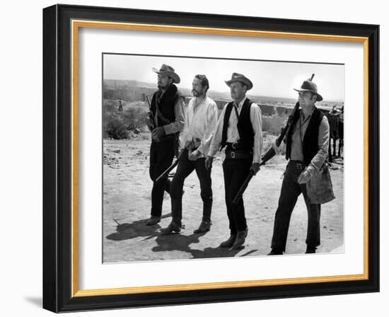 La Horde Sauvage THE WILD BUNCH by Sam Peckinpah with Ben Johnson, Warren Oates, William Holden and-null-Framed Photo