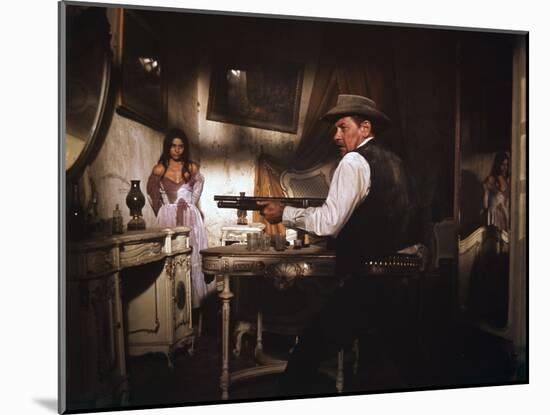 La Horde Sauvage THE WILD BUNCH by Sam Peckinpah with William Holden, 1969 (photo)-null-Mounted Photo